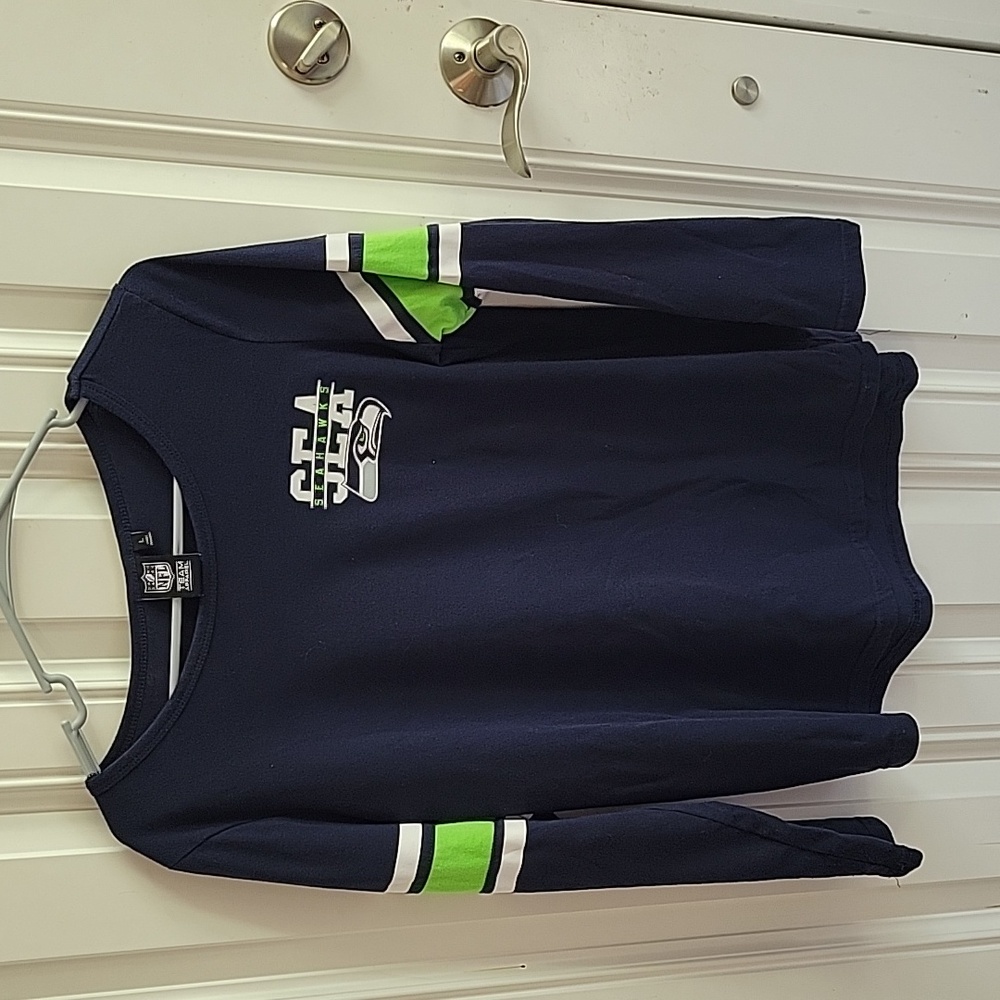 Seahawks Long Sleeved T-Shirt Made By NFL Team Apparel Size L